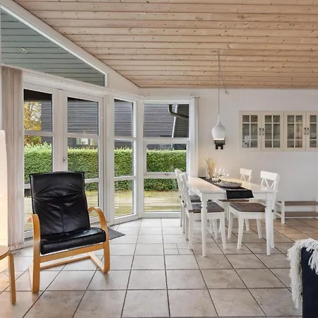 2 Bedroom Cozy In Casa vacanze